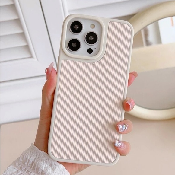 Accessories - ⚠️Clearance iPhone 14/Pro/Pro Max Minimalistic Phone Case